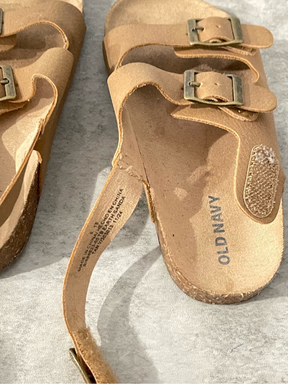 Old Navy Toddler Tan Triple-Buckle Sandals Size 8 - Picture 12 of 16